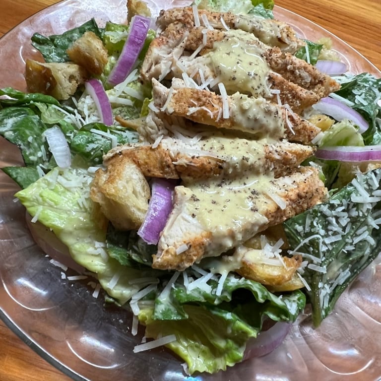 Wing It: Bar, Brewpub, and Pizza Delights